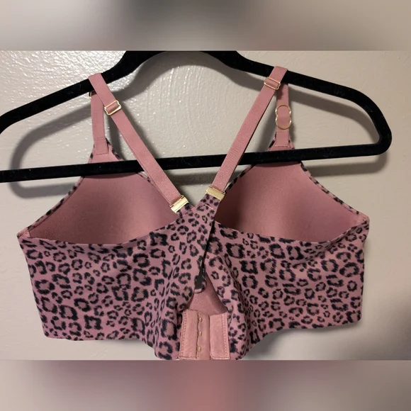 Victoria’s Secret Body By Victoria Lined Perfect Bra 38D. Adjustable Straps. - Picture 8 of 8